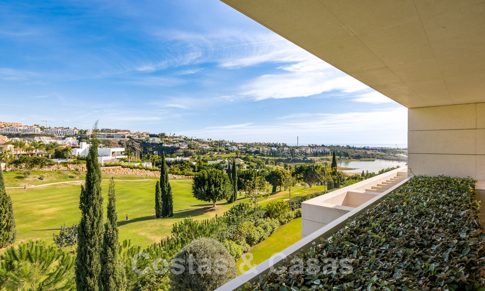 Villa de luxe en première ligne de golf, de style moderne et élégant, avec vue imprenable sur le golf et la mer, à vendre à Los Flamingos Golf resort à Marbella - Benahavis 48947