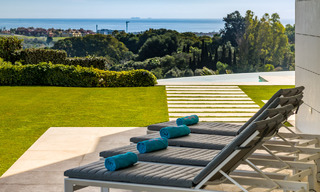 Villa de luxe en première ligne de golf, de style moderne et élégant, avec vue imprenable sur le golf et la mer, à vendre à Los Flamingos Golf resort à Marbella - Benahavis 48949 