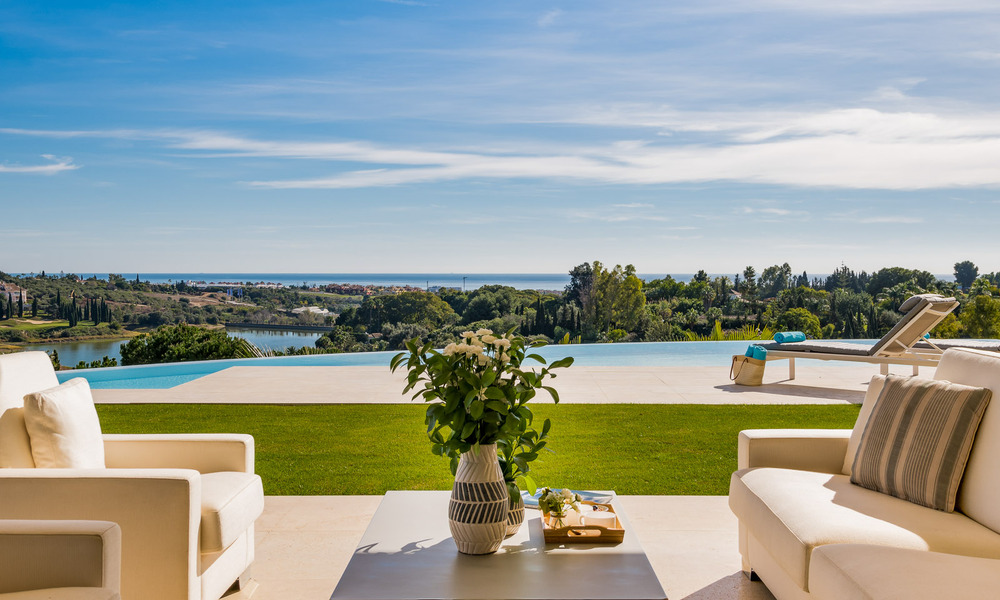 Villa de luxe en première ligne de golf, de style moderne et élégant, avec vue imprenable sur le golf et la mer, à vendre à Los Flamingos Golf resort à Marbella - Benahavis 48959