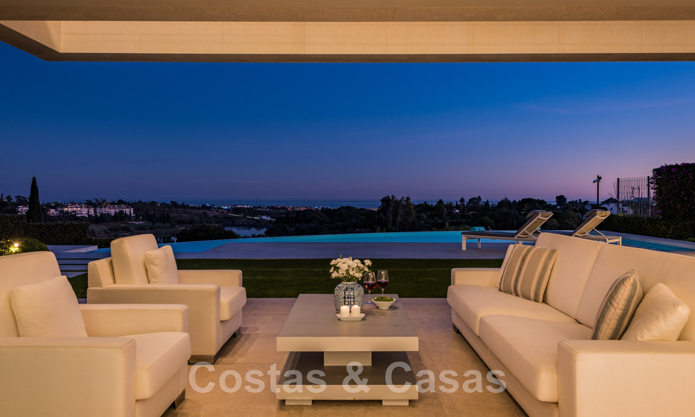 Villa de luxe en première ligne de golf, de style moderne et élégant, avec vue imprenable sur le golf et la mer, à vendre à Los Flamingos Golf resort à Marbella - Benahavis 48961