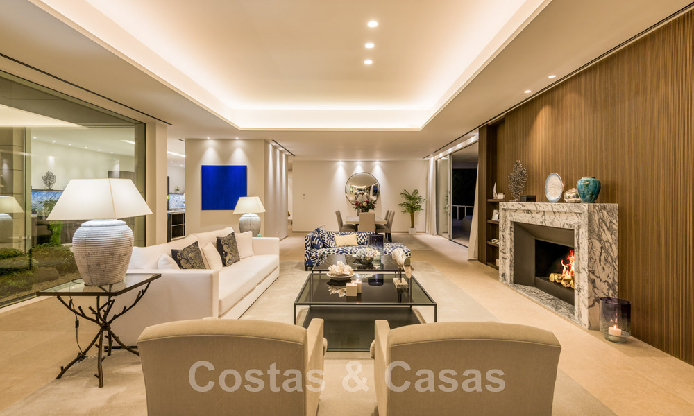 Villa de luxe en première ligne de golf, de style moderne et élégant, avec vue imprenable sur le golf et la mer, à vendre à Los Flamingos Golf resort à Marbella - Benahavis 48980
