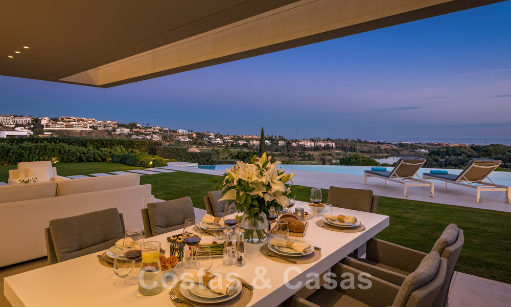 Villa de luxe en première ligne de golf, de style moderne et élégant, avec vue imprenable sur le golf et la mer, à vendre à Los Flamingos Golf resort à Marbella - Benahavis 48984