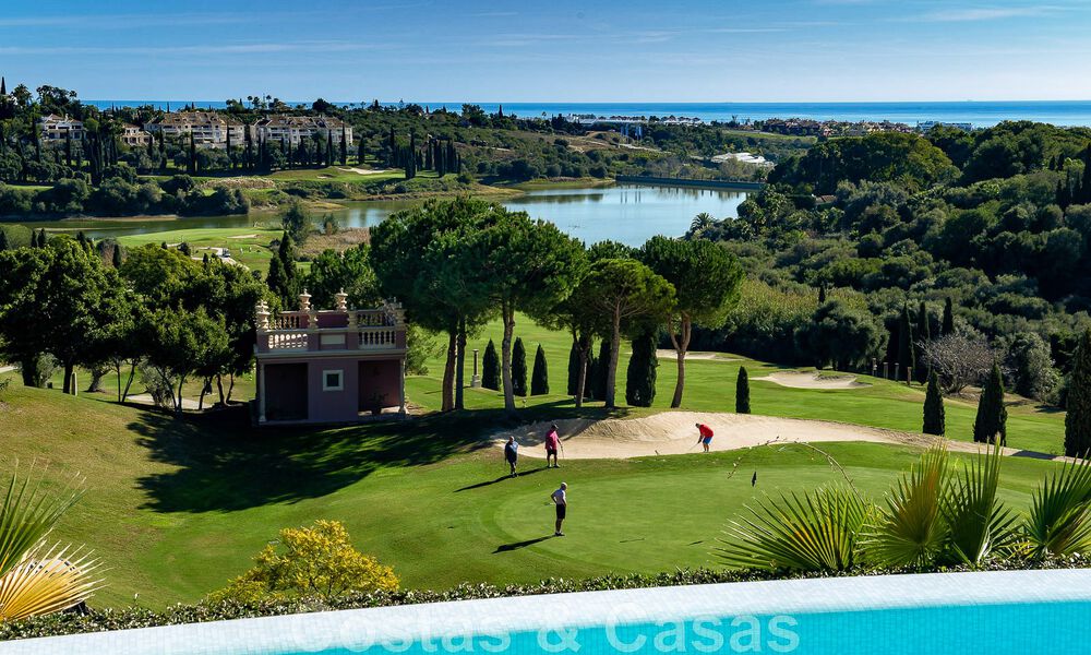 Villa de luxe en première ligne de golf, de style moderne et élégant, avec vue imprenable sur le golf et la mer, à vendre à Los Flamingos Golf resort à Marbella - Benahavis 49008
