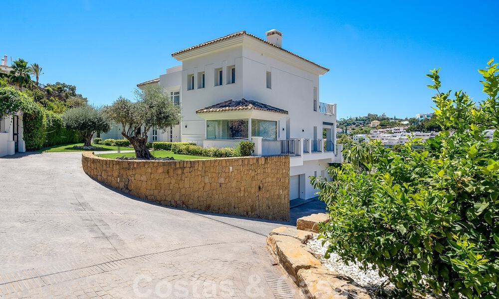Élégante villa espagnole de luxe à vendre dans un quartier résidentiel protégé de La Quinta, Benahavis - Marbella 50384