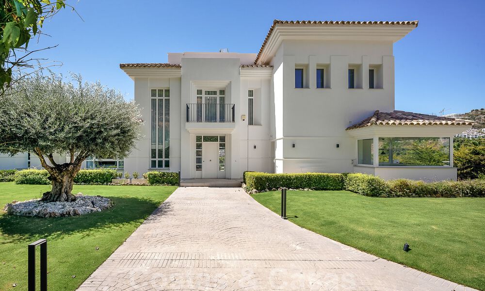 Élégante villa espagnole de luxe à vendre dans un quartier résidentiel protégé de La Quinta, Benahavis - Marbella 50385