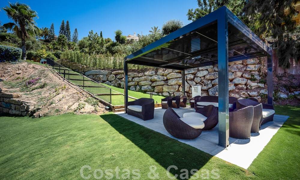 Élégante villa espagnole de luxe à vendre dans un quartier résidentiel protégé de La Quinta, Benahavis - Marbella 50387