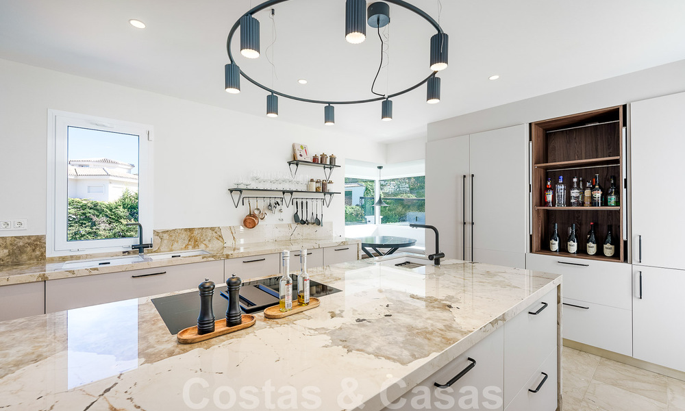 Élégante villa espagnole de luxe à vendre dans un quartier résidentiel protégé de La Quinta, Benahavis - Marbella 50398