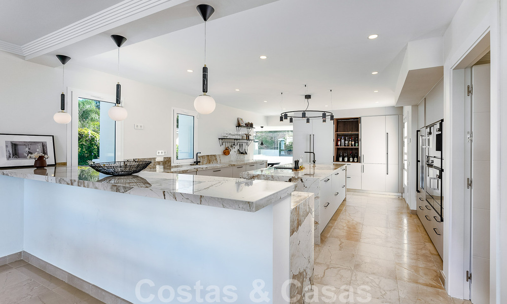 Élégante villa espagnole de luxe à vendre dans un quartier résidentiel protégé de La Quinta, Benahavis - Marbella 50399