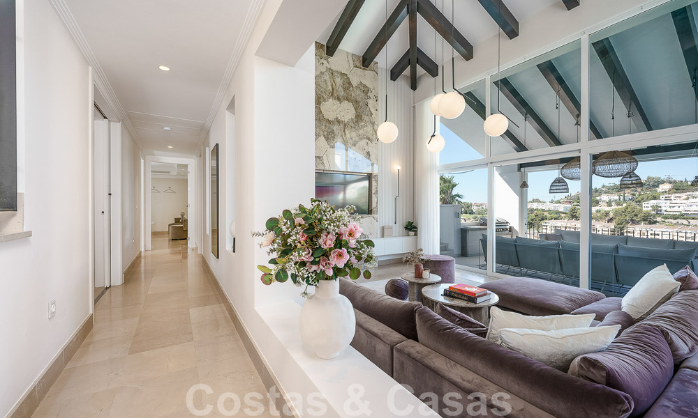 Élégante villa espagnole de luxe à vendre dans un quartier résidentiel protégé de La Quinta, Benahavis - Marbella 50405