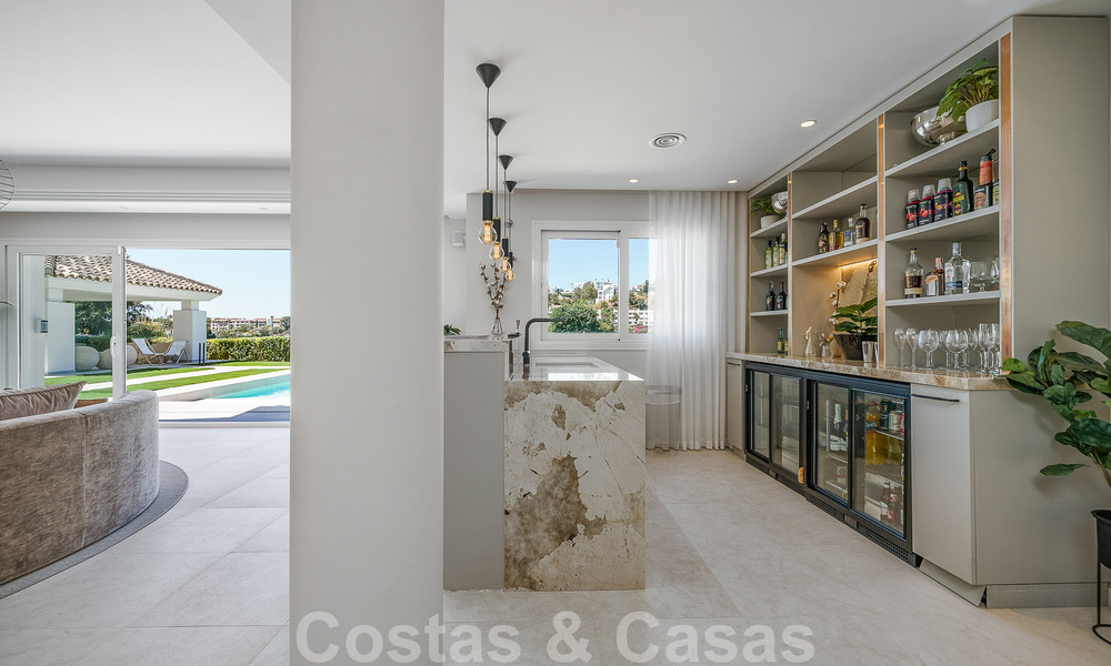 Élégante villa espagnole de luxe à vendre dans un quartier résidentiel protégé de La Quinta, Benahavis - Marbella 50437