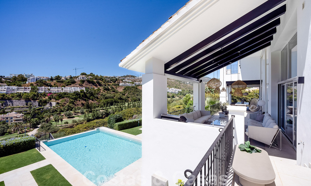 Élégante villa espagnole de luxe à vendre dans un quartier résidentiel protégé de La Quinta, Benahavis - Marbella 50450