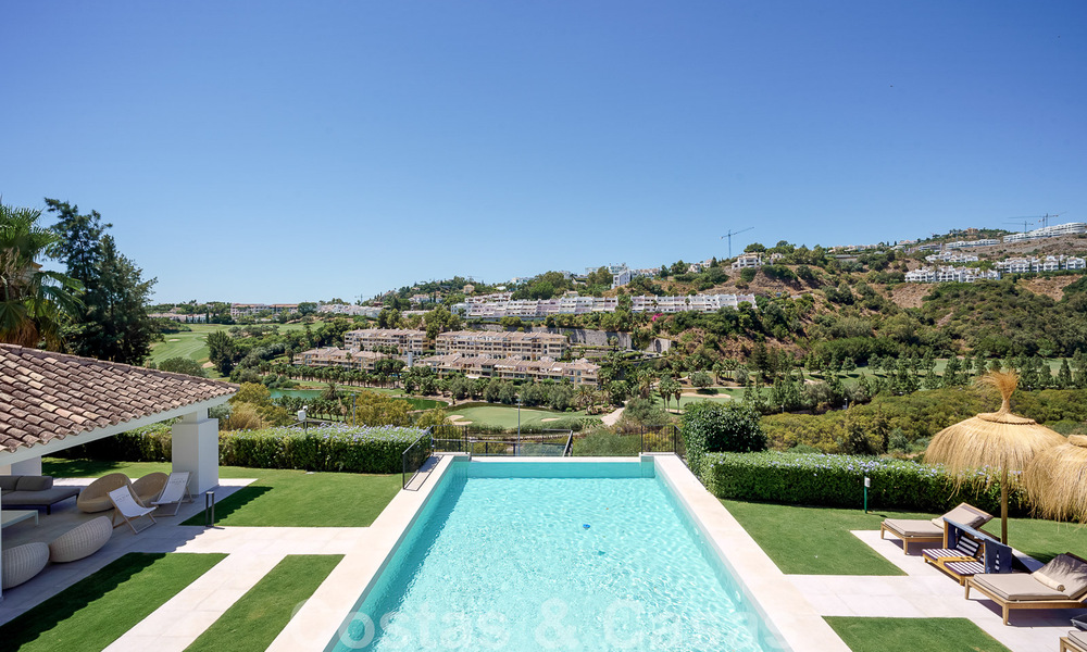 Élégante villa espagnole de luxe à vendre dans un quartier résidentiel protégé de La Quinta, Benahavis - Marbella 50452