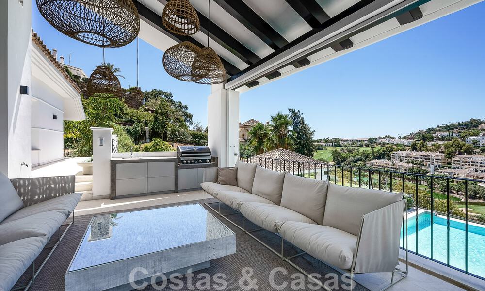 Élégante villa espagnole de luxe à vendre dans un quartier résidentiel protégé de La Quinta, Benahavis - Marbella 50453