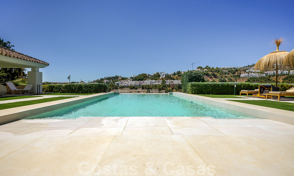 Élégante villa espagnole de luxe à vendre dans un quartier résidentiel protégé de La Quinta, Benahavis - Marbella 50461