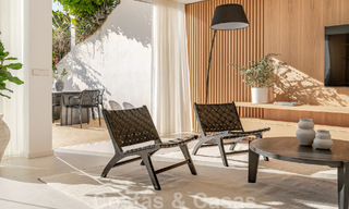 2 appartements exclusifs à vendre avec terrasse spacieuse, piscine privée et vue sur la montagne de La Concha à Nueva Andalucia, Marbella 50102 