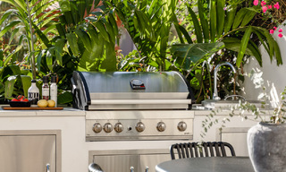 2 appartements exclusifs à vendre avec terrasse spacieuse, piscine privée et vue sur la montagne de La Concha à Nueva Andalucia, Marbella 50105 