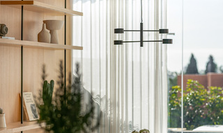 2 appartements exclusifs à vendre avec terrasse spacieuse, piscine privée et vue sur la montagne de La Concha à Nueva Andalucia, Marbella 50106 