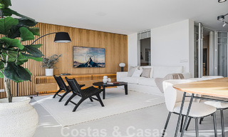 2 appartements exclusifs à vendre avec terrasse spacieuse, piscine privée et vue sur la montagne de La Concha à Nueva Andalucia, Marbella 50121 