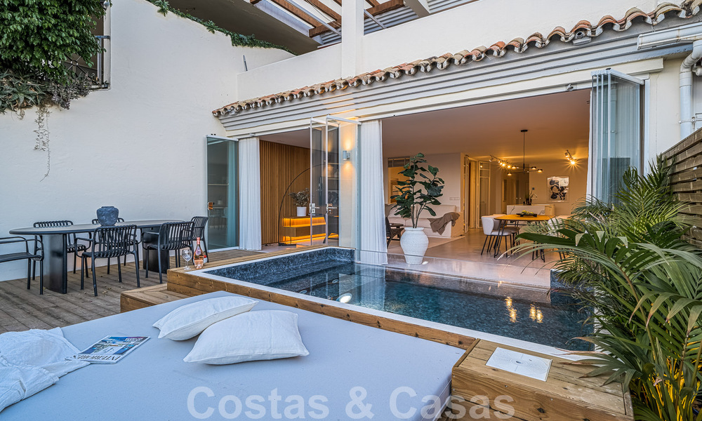 2 appartements exclusifs à vendre avec terrasse spacieuse, piscine privée et vue sur la montagne de La Concha à Nueva Andalucia, Marbella 50123