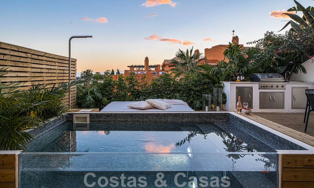 2 appartements exclusifs à vendre avec terrasse spacieuse, piscine privée et vue sur la montagne de La Concha à Nueva Andalucia, Marbella 50124