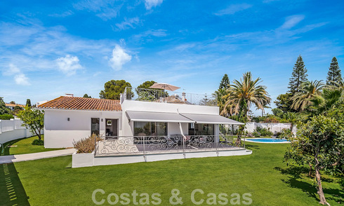 Prête à emménager! Villa de plain-pied à vendre avec 4 chambres, à 400m de la plage, New Golden Mile, Marbella - Estepona 50000