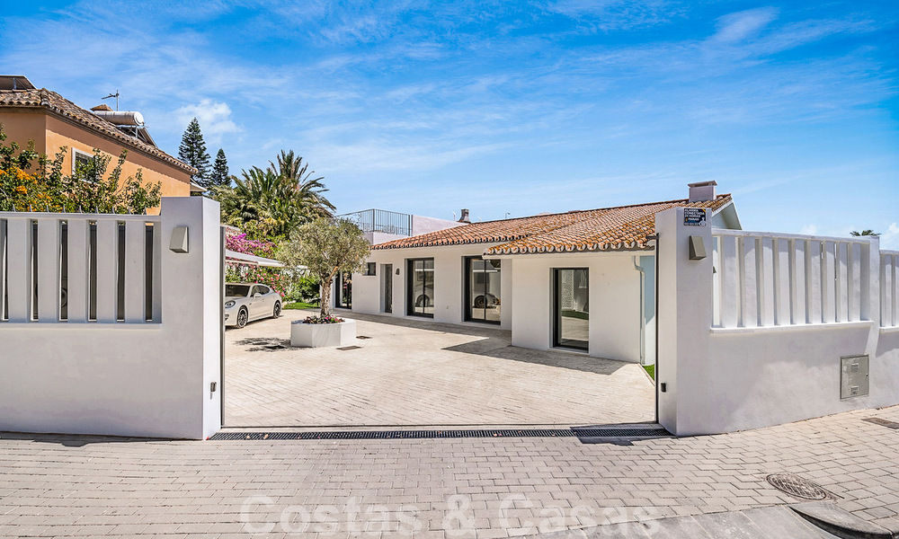Prête à emménager! Villa de plain-pied à vendre avec 4 chambres, à 400m de la plage, New Golden Mile, Marbella - Estepona 50001