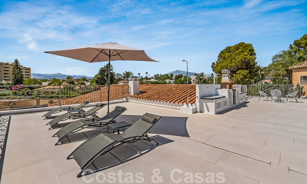 Prête à emménager! Villa de plain-pied à vendre avec 4 chambres, à 400m de la plage, New Golden Mile, Marbella - Estepona 50003