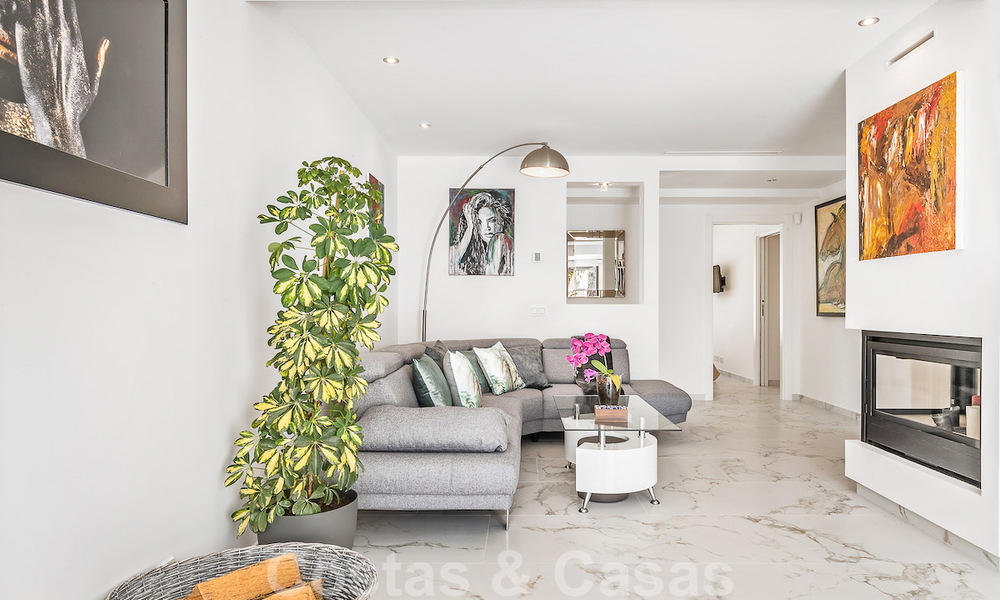 Prête à emménager! Villa de plain-pied à vendre avec 4 chambres, à 400m de la plage, New Golden Mile, Marbella - Estepona 50008