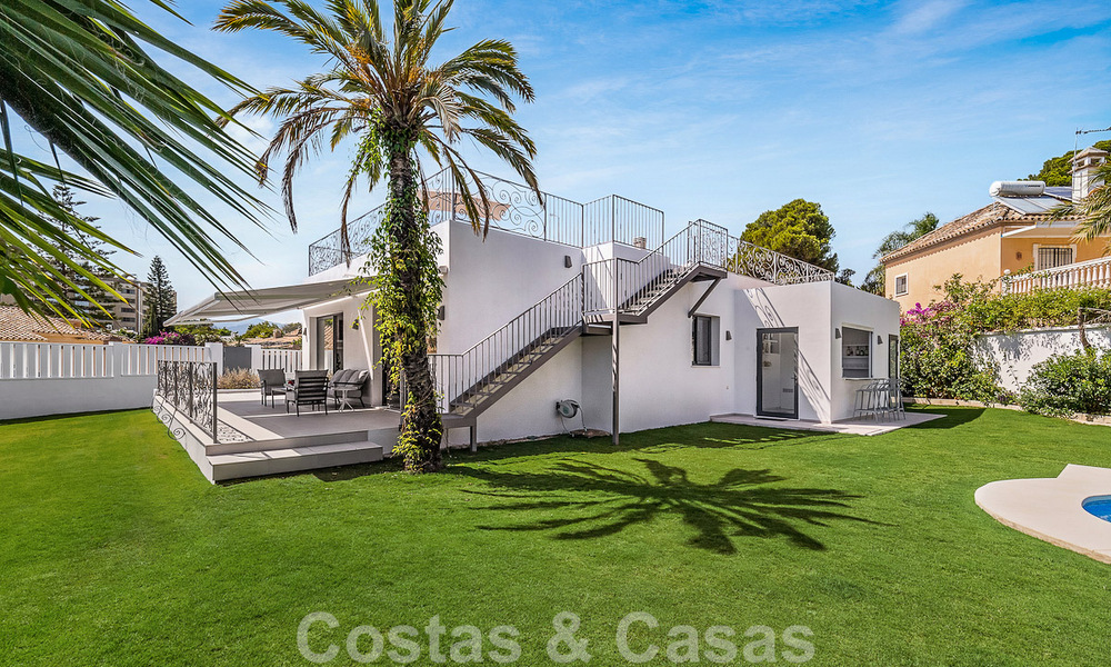 Prête à emménager! Villa de plain-pied à vendre avec 4 chambres, à 400m de la plage, New Golden Mile, Marbella - Estepona 50014