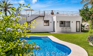 Prête à emménager! Villa de plain-pied à vendre avec 4 chambres, à 400m de la plage, New Golden Mile, Marbella - Estepona 50015 