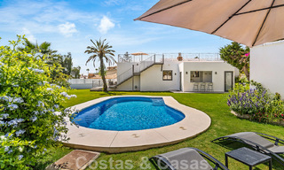 Prête à emménager! Villa de plain-pied à vendre avec 4 chambres, à 400m de la plage, New Golden Mile, Marbella - Estepona 50016 