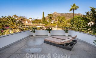 Vente d'une villa de luxe au style architectural contemporain avec vue sur la mer, située dans un quartier résidentiel recherché du Golden Mile de Marbella 50173 
