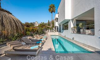 Vente d'une villa de luxe au style architectural contemporain avec vue sur la mer, située dans un quartier résidentiel recherché du Golden Mile de Marbella 50178 