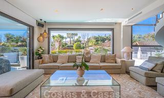 Vente d'une villa de luxe au style architectural contemporain avec vue sur la mer, située dans un quartier résidentiel recherché du Golden Mile de Marbella 50205 