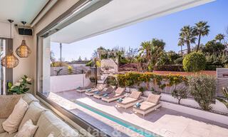 Vente d'une villa de luxe au style architectural contemporain avec vue sur la mer, située dans un quartier résidentiel recherché du Golden Mile de Marbella 50207 