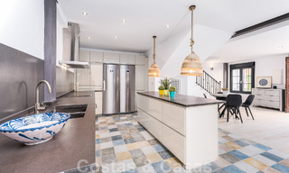 Superbe maison de ville à vendre à distance de marche de toutes les commodités dans la ville pittoresque d'Estepona 49859 