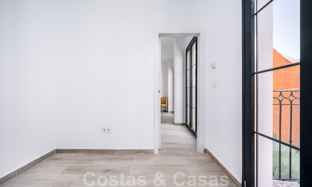 Superbe maison de ville à vendre à distance de marche de toutes les commodités dans la ville pittoresque d'Estepona 49870