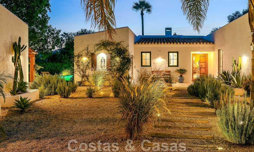 Belle villa de style Ibiza à vendre avec une grande maison pour invités séparée, située à l'ouest de Marbella 49914