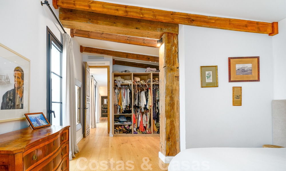 Belle villa de style Ibiza à vendre avec une grande maison pour invités séparée, située à l'ouest de Marbella 49936