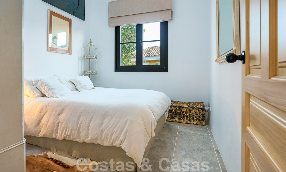 Belle villa de style Ibiza à vendre avec une grande maison pour invités séparée, située à l'ouest de Marbella 49951