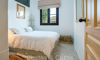 Belle villa de style Ibiza à vendre avec une grande maison pour invités séparée, située à l'ouest de Marbella 49951 