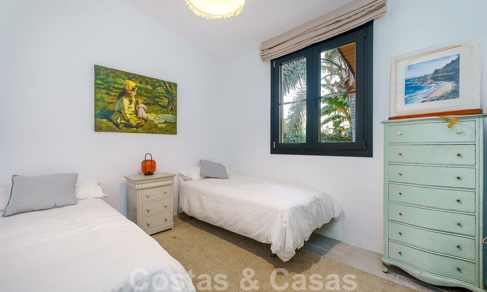 Belle villa de style Ibiza à vendre avec une grande maison pour invités séparée, située à l'ouest de Marbella 49955