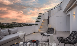 Très charmant et spacieux penthouse de luxe à vendre avec vue sur la mer depuis le solarium à La Quinta, Benahavis - Marbella 49993 