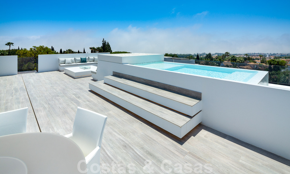 Vente d'une villa de luxe contemporaine et indépendante avec vue panoramique sur la montagne et la mer, au cœur de la Golden Mile de Marbella 49879