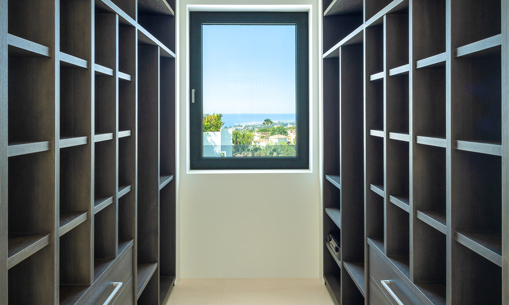 Vente d'une villa de luxe contemporaine et indépendante avec vue panoramique sur la montagne et la mer, au cœur de la Golden Mile de Marbella 49881