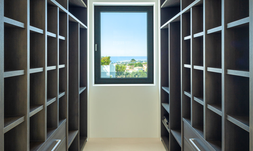 Vente d'une villa de luxe contemporaine et indépendante avec vue panoramique sur la montagne et la mer, au cœur de la Golden Mile de Marbella 49881