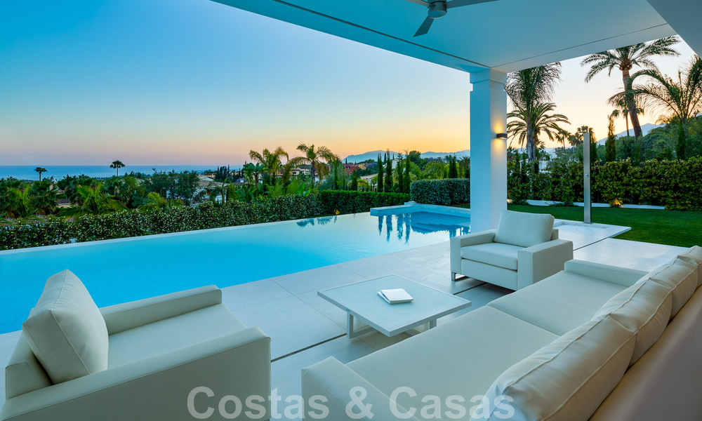 Vente d'une villa de luxe contemporaine et indépendante avec vue panoramique sur la montagne et la mer, au cœur de la Golden Mile de Marbella 49901