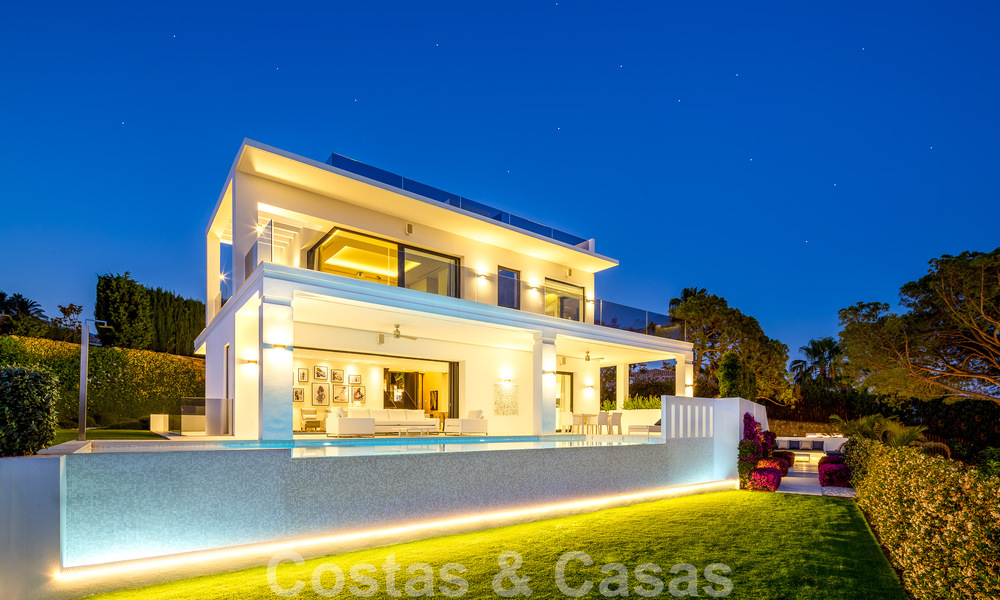 Vente d'une villa de luxe contemporaine et indépendante avec vue panoramique sur la montagne et la mer, au cœur de la Golden Mile de Marbella 49905