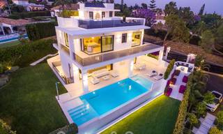 Vente d'une villa de luxe contemporaine et indépendante avec vue panoramique sur la montagne et la mer, au cœur de la Golden Mile de Marbella 49906 