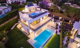 Vente d'une villa de luxe contemporaine et indépendante avec vue panoramique sur la montagne et la mer, au cœur de la Golden Mile de Marbella 49907 